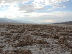 Salzkruste in Badwater im Death Valley