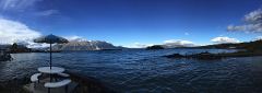 Fast kitschig blau, der Himmel über dem Atlin Lake vom Norseman Campground aus