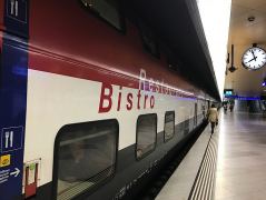 Bistro-Wagen des IC Zürich - Bern im HB Zürich