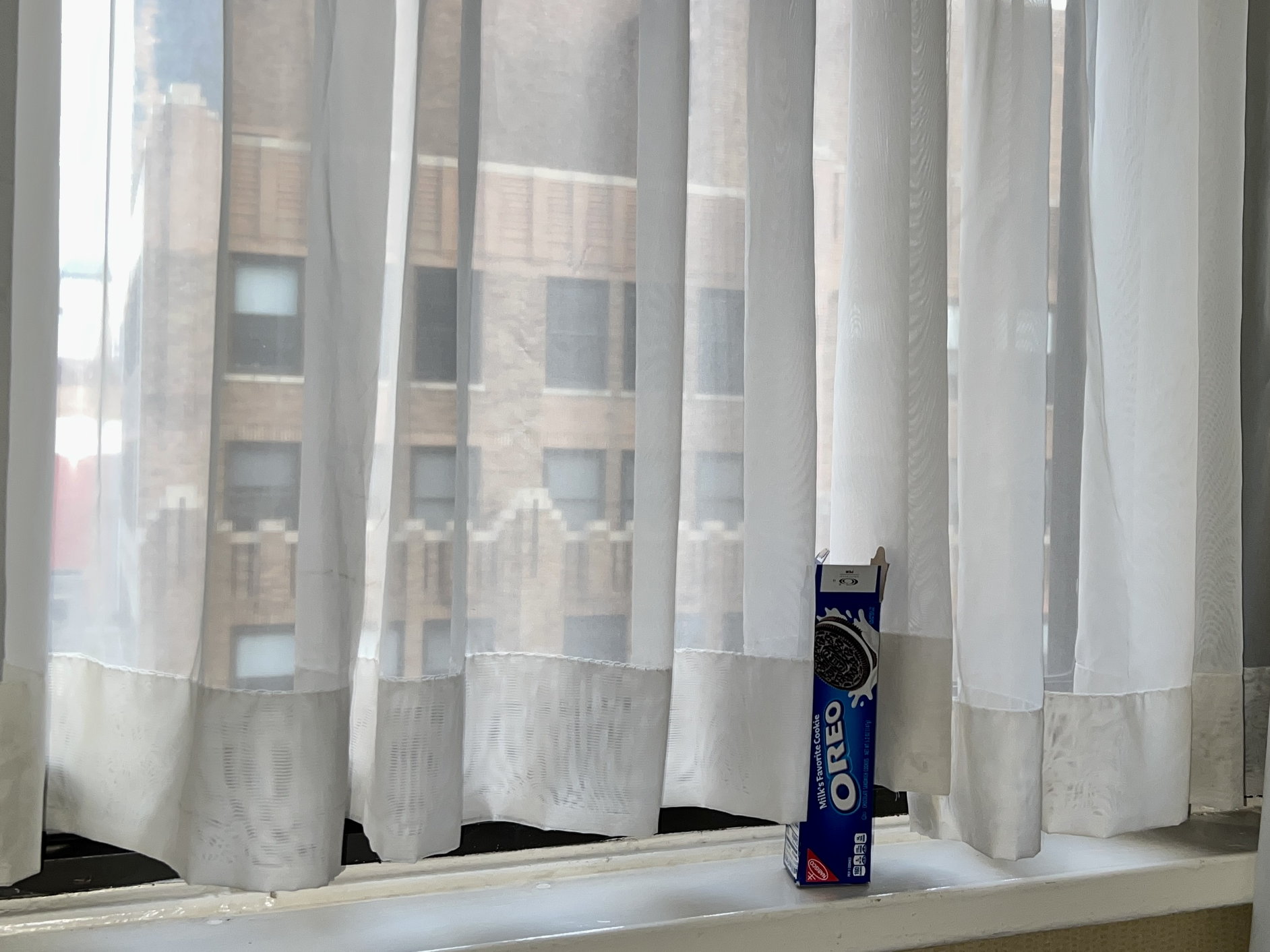 Oreos auf dem Fensterbrett, wie im Kühlschrank