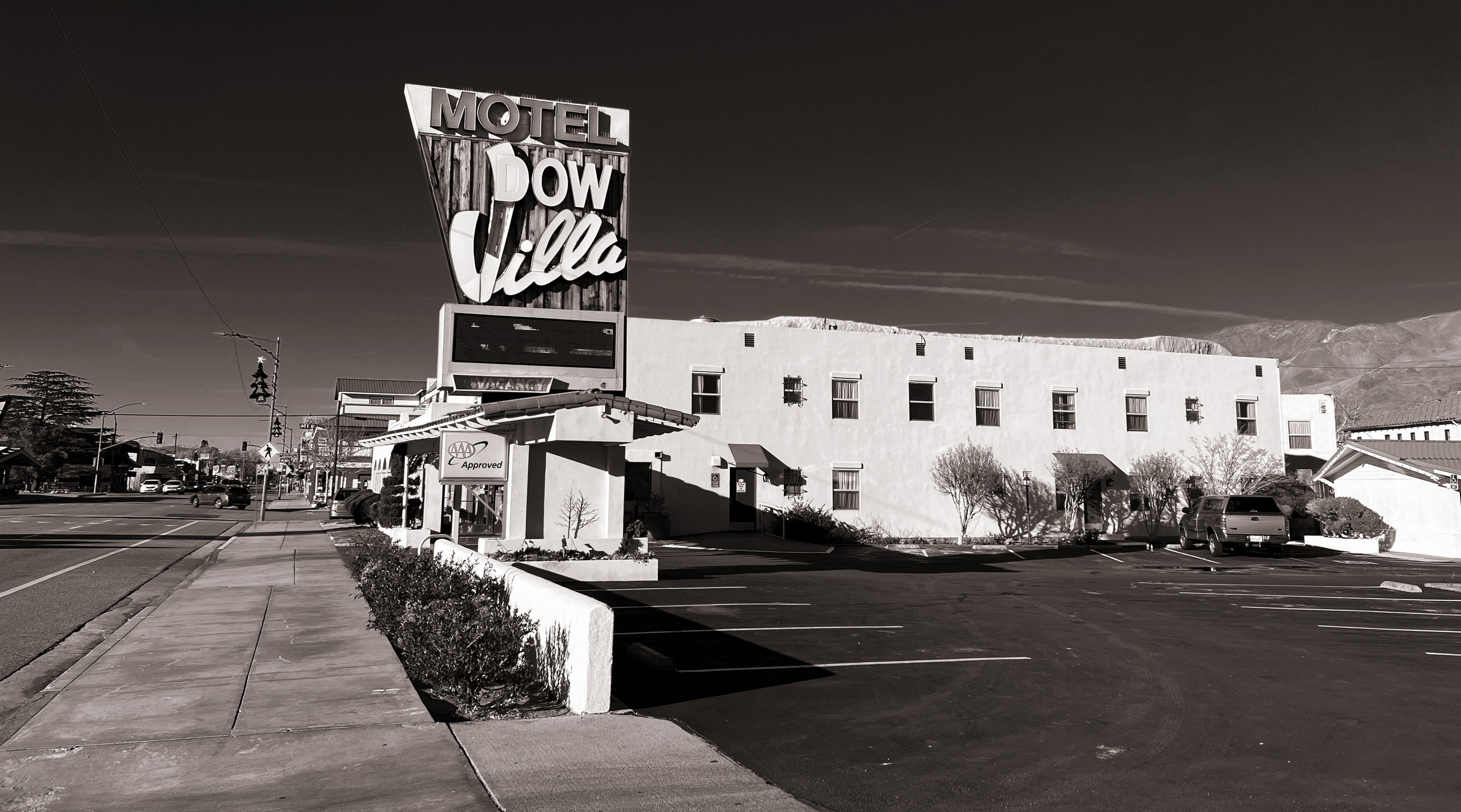 Schwarzweiss Foto des Dow Villa Motel