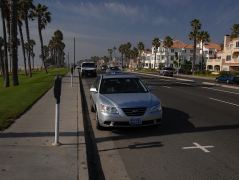 Mietwagen am Strand von Huntington Beach, California