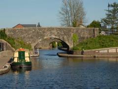 Schmale Kanalboote in Brecon