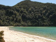 Sonnenschein und Sandstrand in der Bark Bay