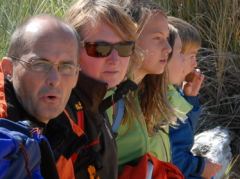 Warten auf das Watertaxi in Totaranui