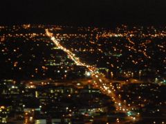 Nachtausblick vom Sky-Tower auf die Autobahnen
