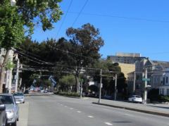 Schöner Sonntag-Morgen an der Ecke Lombard Street / Van Ness