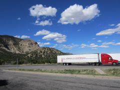 Umgebung der Raststätte auf der I-70 in Utah