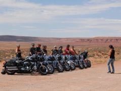 Biker im Monument Valley