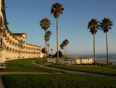 Das Kon Tiki Inn in Pismo Beach im Licht der Spätnachmittagssonne