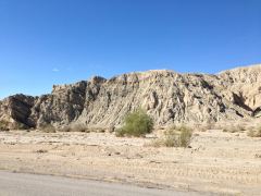 An der Box Canyon Road, verwitterte Steinformationen