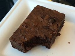 Angebissenes Brownie