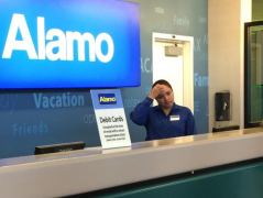Langes Warten am Schalter von Alamo in Salt Lake City