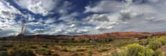 Panoramafoto über einen Teil der Hügel beim Capitol Reef Nationalpark