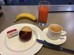 Frühstück in der OneWorld - Lounge vom Flughafen Zürich