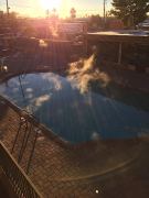 Geheizter Pool in der Morgenkälte in Tucson