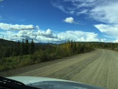 Unterwegs auf dem Klondike Highway zwischen Whitehorse und dem Twin Lakes Campground