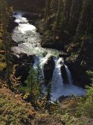 Obere Stufen der Pine Creek Falls nahe Atlin