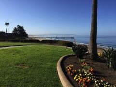 Morgendlicher Blick auf das Pier von Pismo Beach vom Kon Tiki Inn aus