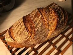 Das gebackene Mill Loaf Sauerteigbrot