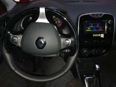 Cockpit des Renault Clio