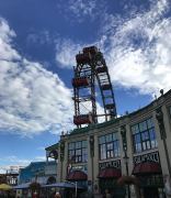 Das Riesenrad vor blauem Himmel im Wiener Prater