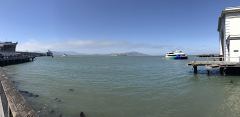 Panorama von der Fisherman's Wharf mit Alcatraz in der Bildmitte