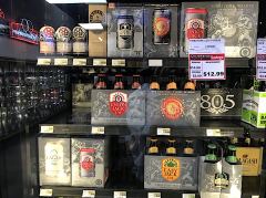 Kühlschrank im Supermarkt von Pismo mit dem Sortiment von Firestone Walker