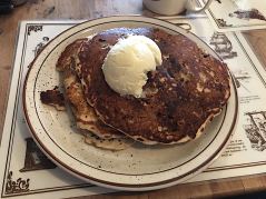 Hafermehl-Pfannkuchen mit Apfel/Zimt und Walnüssen