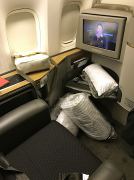 Sitzplatz 1A in der ersten Klasse der Boing 777 von American Airlines