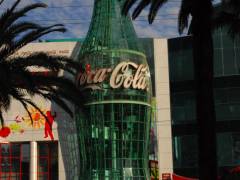 Las Vegas Boulevard, Coke Flasche